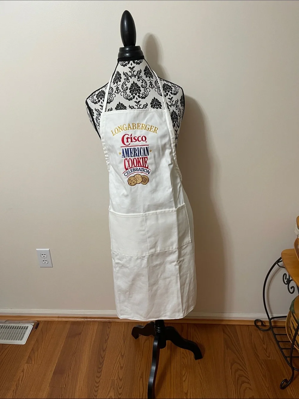 Longaberger White Crisco American Cookie Celebration Embroidered Apron